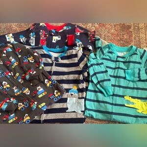 Bundle of 4 zip up footies